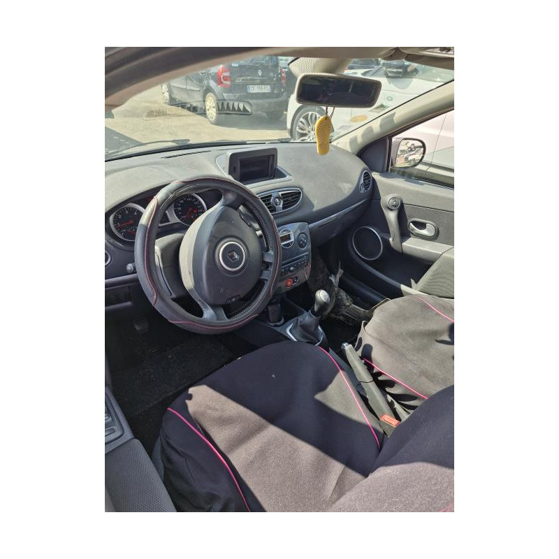 Renfort pare choc arriere (traverse) RENAULT CLIO 3 PHASE 2 BREAK d’occasion