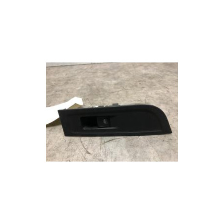 Interrupteur de leve vitre arriere droit SKODA SCALA d’occasion