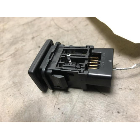 Bouton/Interrupteur TOYOTA YARIS 2 PHASE 2 d’occasion