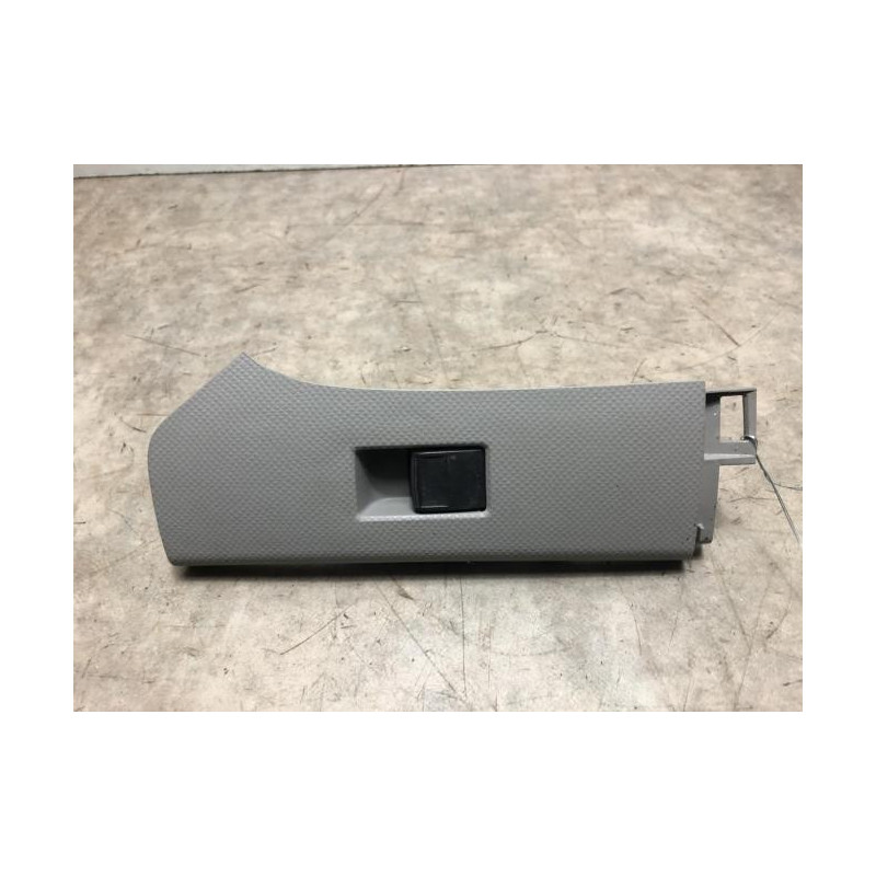 Interrupteur de leve vitre avant droit TOYOTA YARIS 2 PHASE 2 d’occasion