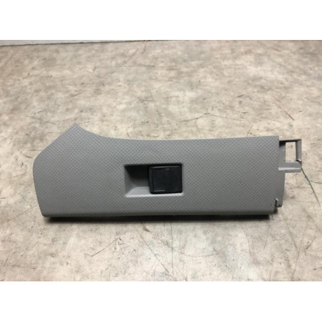 Interrupteur de leve vitre avant droit TOYOTA YARIS 2 PHASE 2 d’occasion