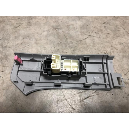 Interrupteur de leve vitre avant droit TOYOTA YARIS 2 PHASE 2 d’occasion
