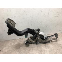 Pedalier d'embrayage TOYOTA YARIS 2 PHASE 2 d’occasion