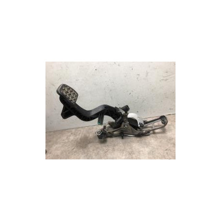 Pedalier d'embrayage TOYOTA YARIS 2 PHASE 2 d’occasion