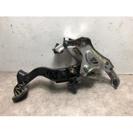 Pedalier d'embrayage TOYOTA YARIS 2 PHASE 2 d’occasion