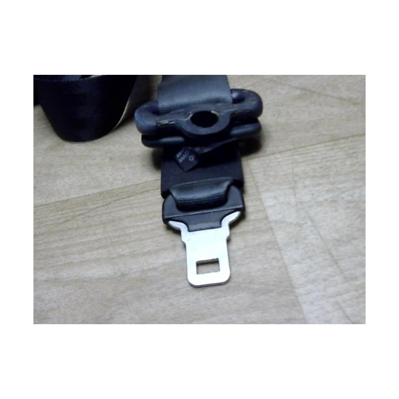 Ceinture arriere centrale RENAULT CLIO 2 PHASE 2 d’occasion