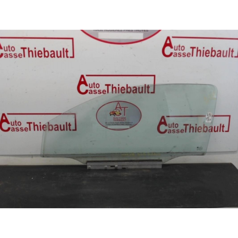 Vitre avant gauche OPEL CORSA 1.2 16 d’occasion