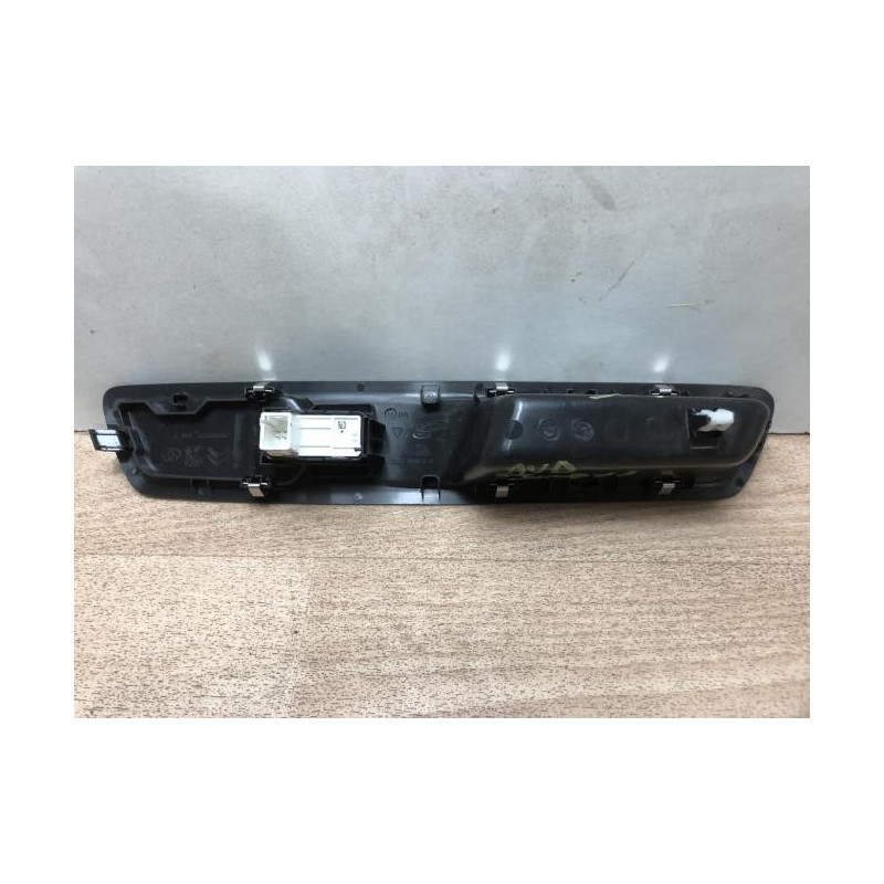 Interrupteur de leve vitre avant droit CITROEN JUMPY 3 XS d’occasion