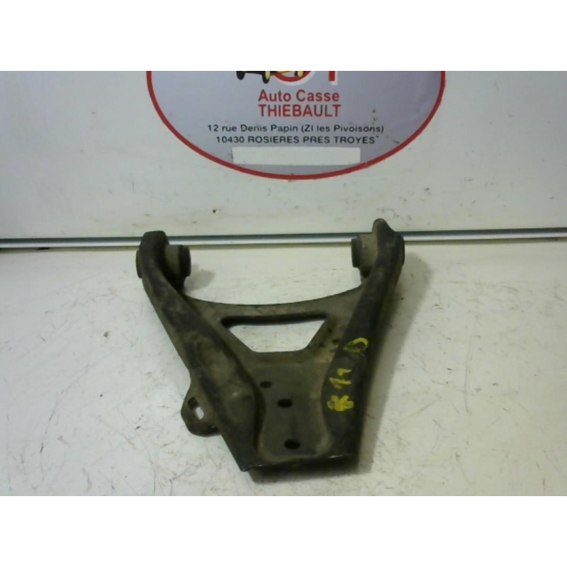 Triangle avant droit RENAULT R11 d’occasion