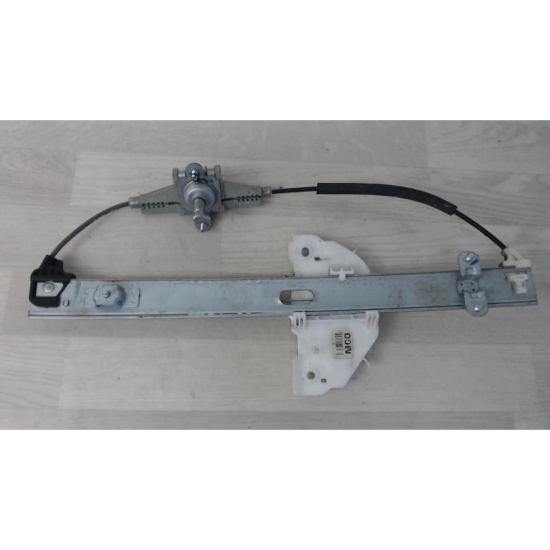 Leve vitre mecanique arriere gauche KIA RIO 4 PHASE 1 d’occasion