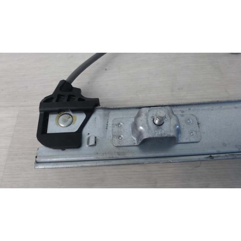 Leve vitre mecanique arriere gauche KIA RIO 4 PHASE 1 d’occasion
