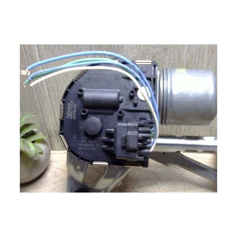 Moteur essuie glace avant droit PEUGEOT 5008 1 PHASE 1 d’occasion