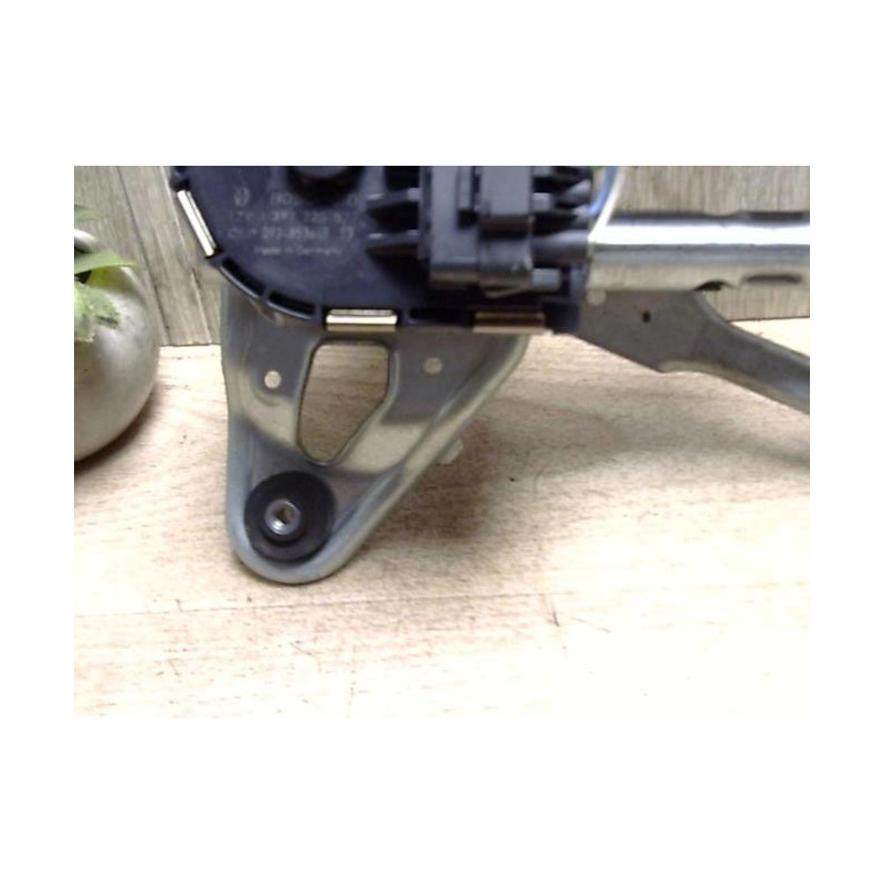 Moteur essuie glace avant droit PEUGEOT 5008 1 PHASE 1 d’occasion