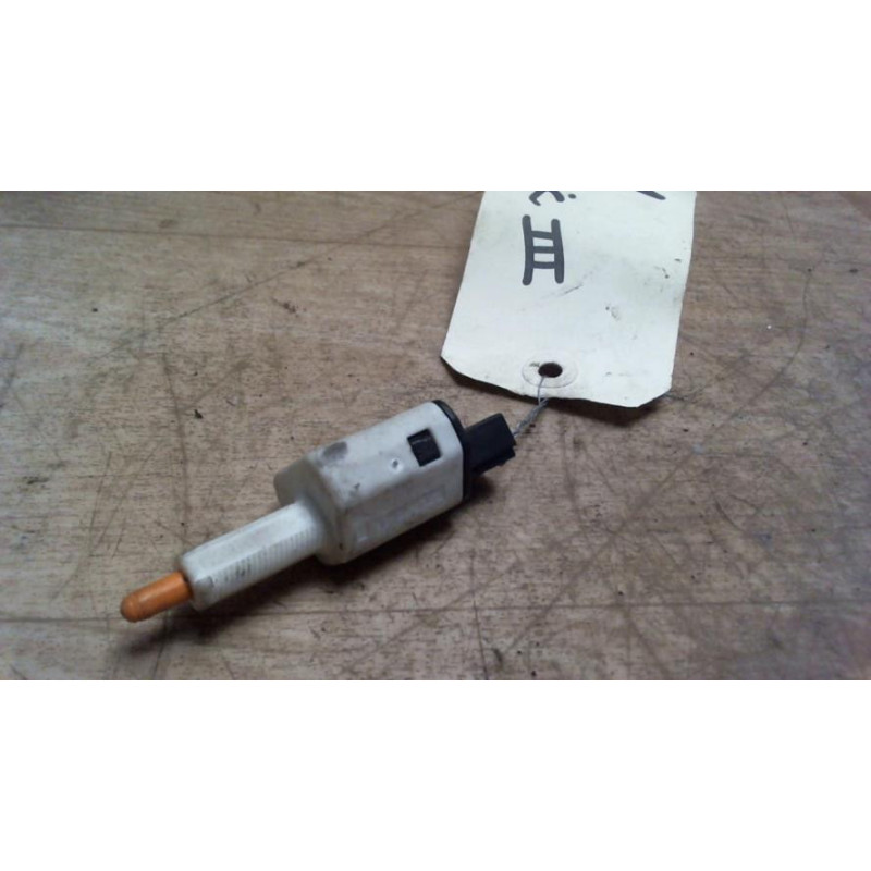 Contacteur feu stop RENAULT SCENIC 3 PHASE 3 d’occasion