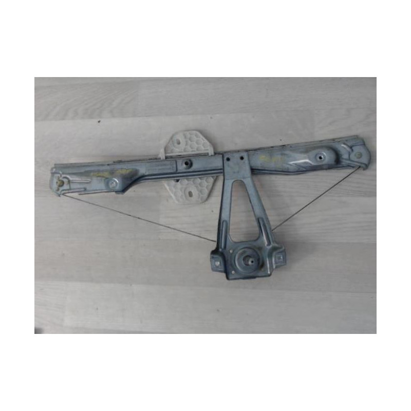 Leve vitre mecanique arriere gauche RENAULT CLIO 2 CAMPUS PHASE 1 d’occasion