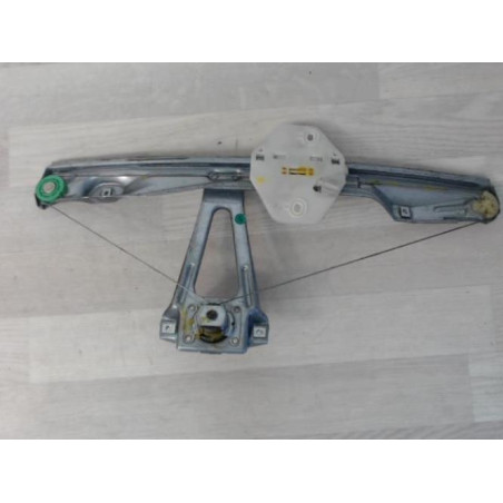Leve vitre mecanique arriere gauche RENAULT CLIO 2 CAMPUS PHASE 1 d’occasion