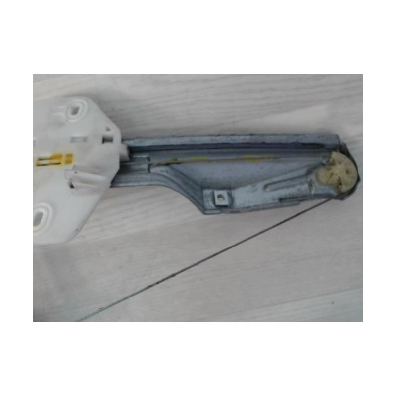 Leve vitre mecanique arriere gauche RENAULT CLIO 2 CAMPUS PHASE 1 d’occasion