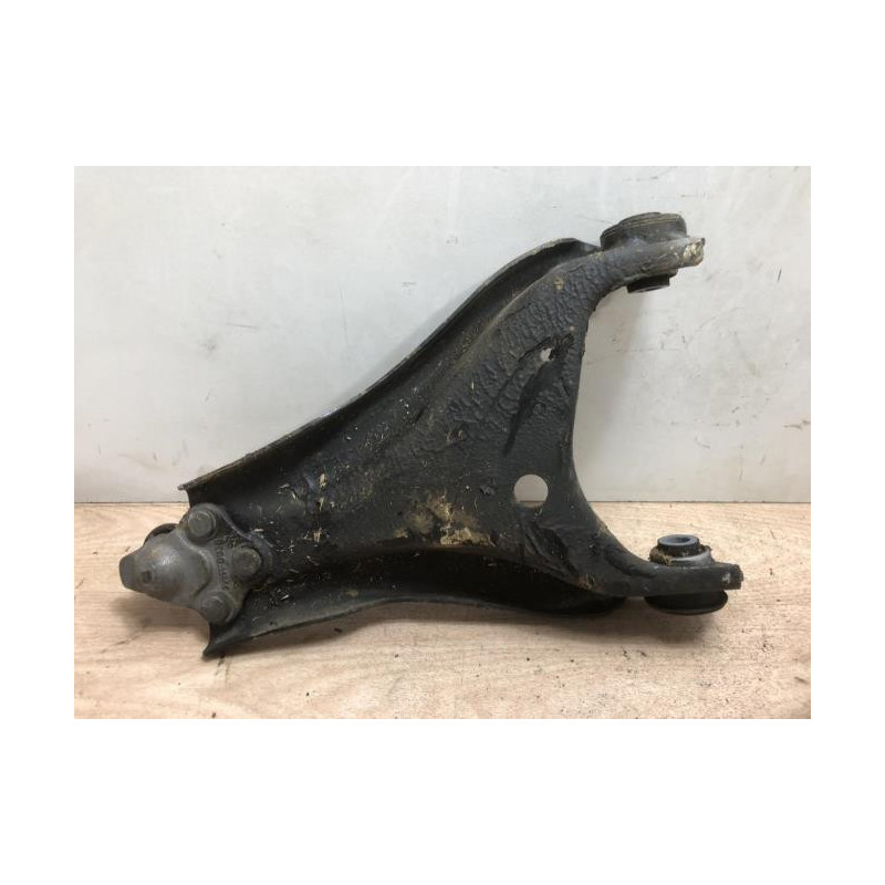 Triangle superieur avant gauche DACIA DUSTER 1 PHASE 2 d’occasion