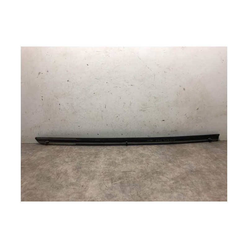 Baguette de porte avant droite VOLVO S 40 2 PHASE 1 d’occasion