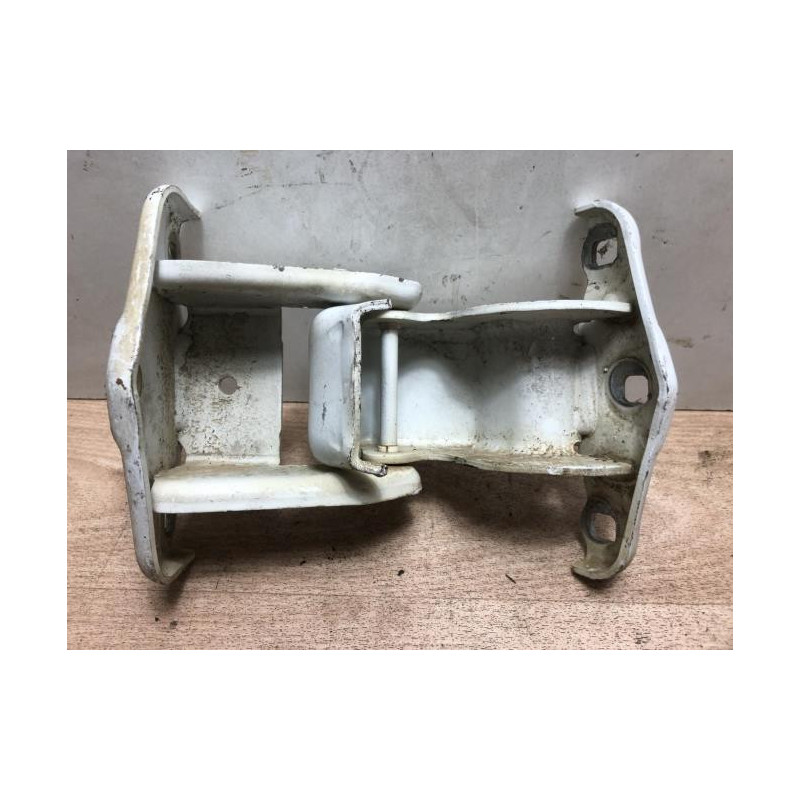 Charniere de porte de coffre droit RENAULT TRAFIC 2 PHASE 2 d’occasion