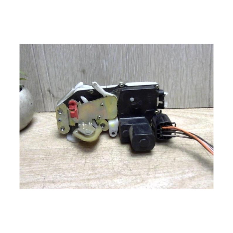 Serrure avant gauche ROVER 200 2 d’occasion