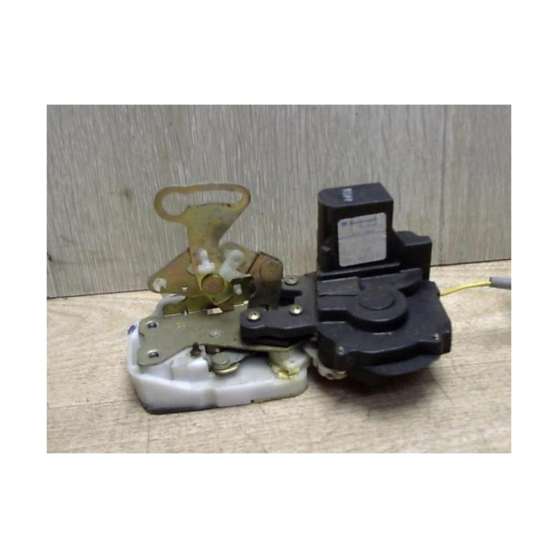 Serrure arriere droit ROVER 200 2 d’occasion