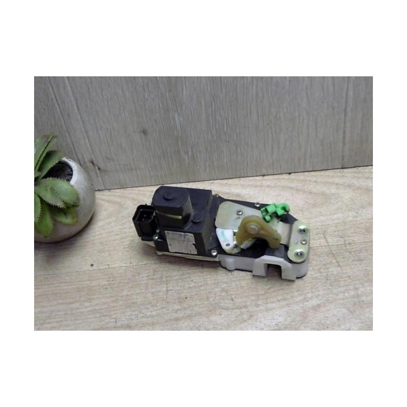 Serrure avant droit ROVER 200 2 d’occasion