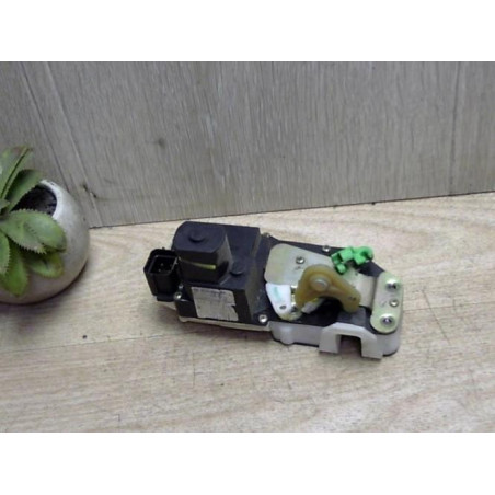 Serrure avant droit ROVER 200 2 d’occasion
