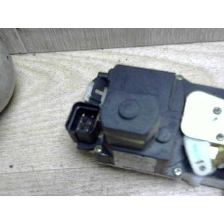 Serrure avant droit ROVER 200 2 d’occasion