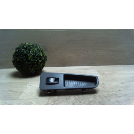 Interrupteur de leve vitre avant droit FIAT BRAVO 2 d’occasion
