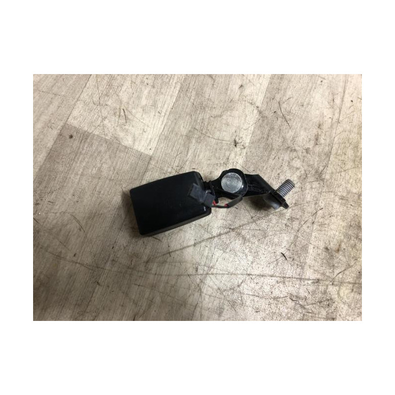 Attache ceinture arriere gauche MINI MINI 3 F54 CLUBMAN PHASE 1 BREAK d’occasion