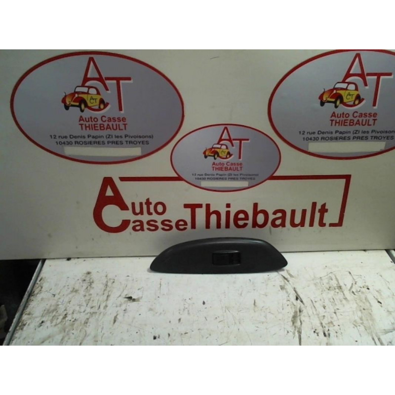 Interrupteur de leve vitre avant droit TOYOTA YARIS I PHASE 1 d’occasion