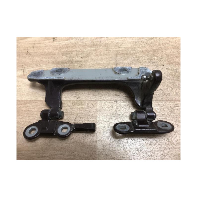 Charniere de porte de coffre gauche MINI MINI 3 F54 CLUBMAN PHASE 1 BREAK d’occasion