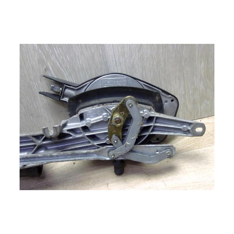 Moteur essuie glace avant MERCEDES CLASSE E 210 PHASE 1 d’occasion