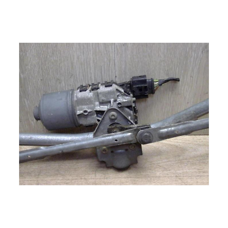 Moteur essuie glace avant VOLKSWAGEN POLO 4 PHASE 1 d’occasion