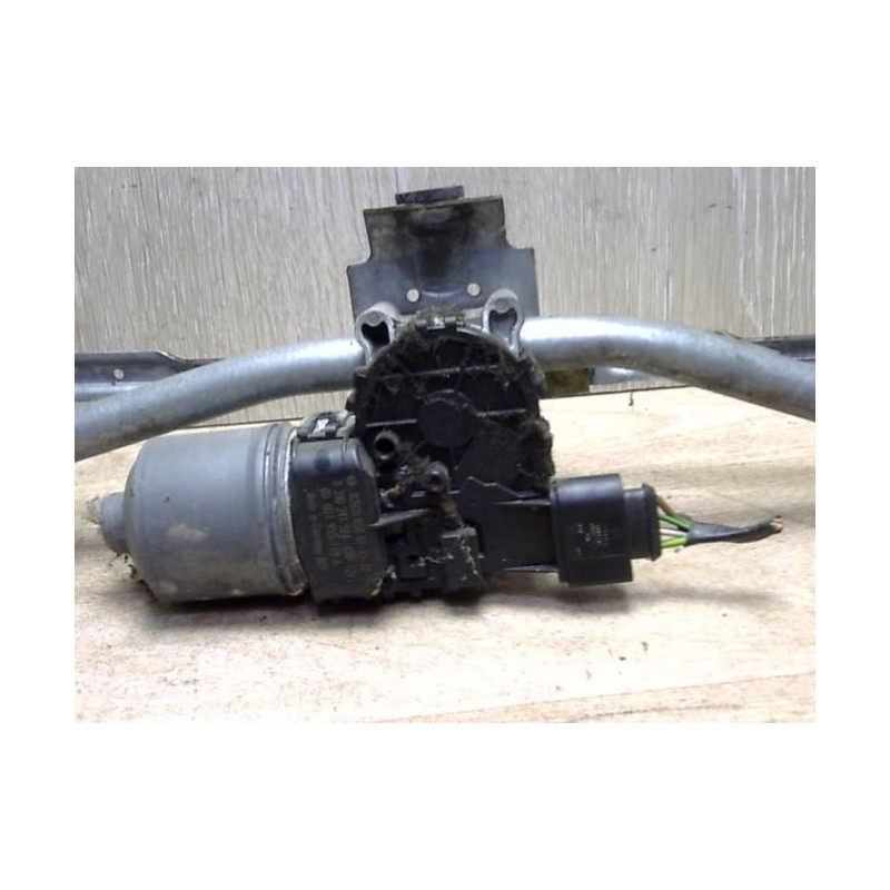 Moteur essuie glace avant VOLKSWAGEN POLO 4 PHASE 1 d’occasion