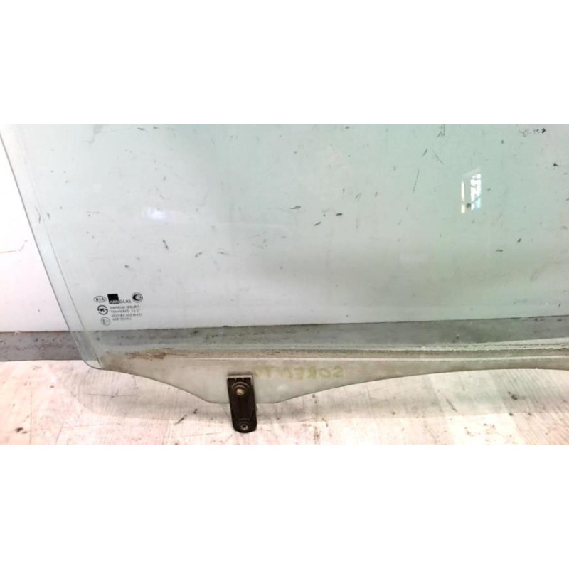 Vitre avant droit KIA SORENTO 1 PHASE 1 d’occasion