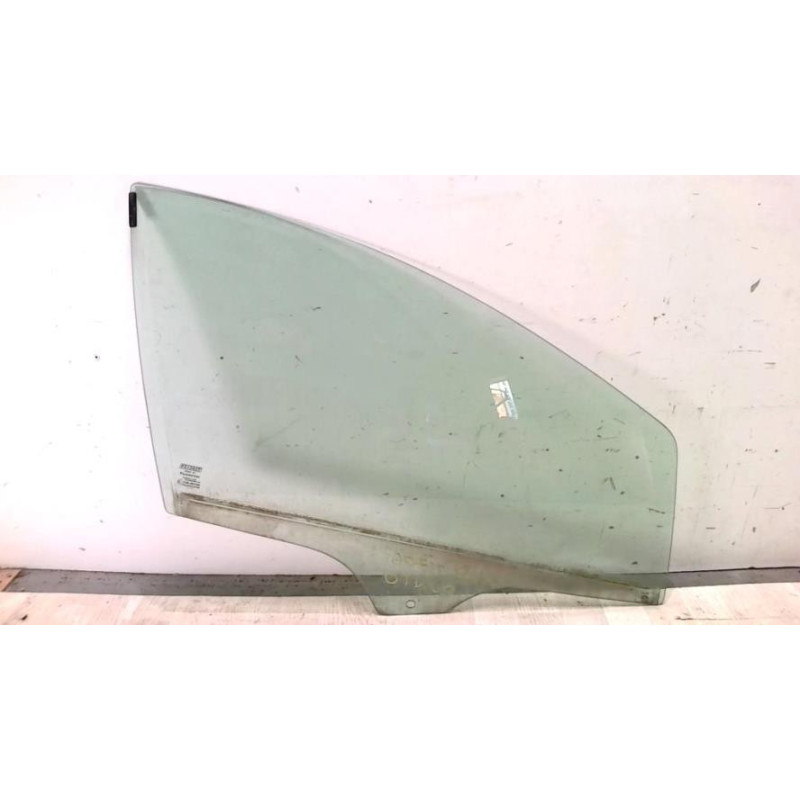 Vitre avant droit FIAT GRANDE PUNTO d’occasion