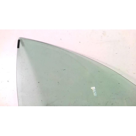 Vitre avant droit FIAT GRANDE PUNTO d’occasion