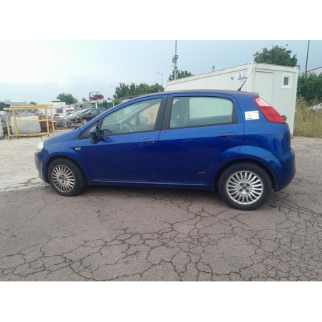 Vitre avant droit FIAT GRANDE PUNTO d’occasion