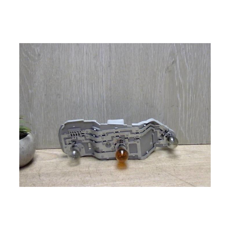 Platine feu arriere droit TOYOTA COROLLA VERSO 2 PHASE 2 d’occasion
