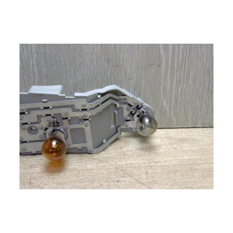 Platine feu arriere droit TOYOTA COROLLA VERSO 2 PHASE 2 d’occasion