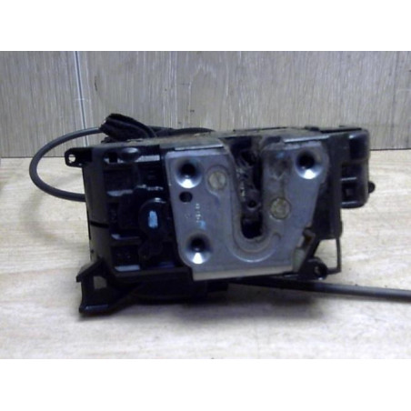 Serrure arriere droit RENAULT CLIO 3 PHASE 2 BREAK d’occasion