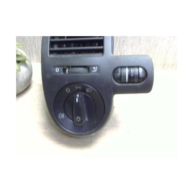 Aerateur tableau de bord avant gauche VOLKSWAGEN POLO 3 PHASE 2 d’occasion