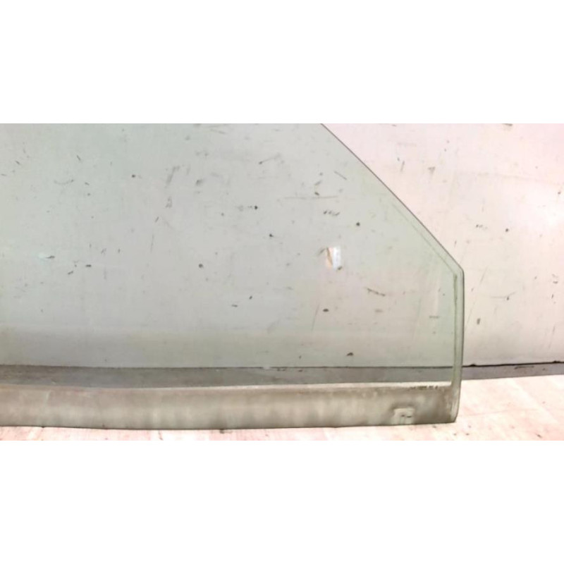 Vitre avant droit VOLKSWAGEN GOLF d’occasion