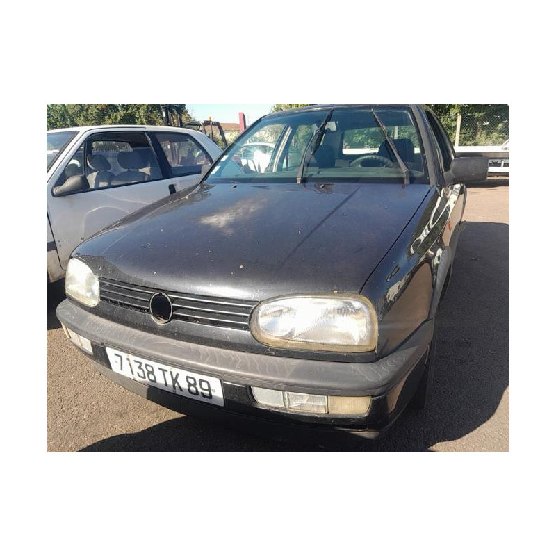 Vitre avant droit VOLKSWAGEN GOLF d’occasion