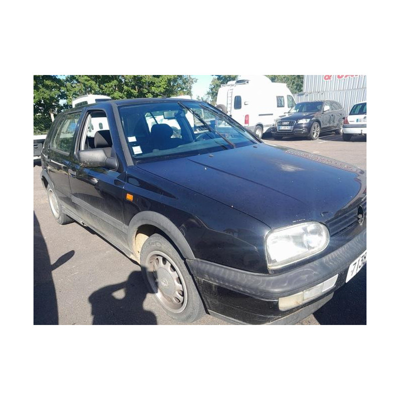 Vitre avant droit VOLKSWAGEN GOLF d’occasion