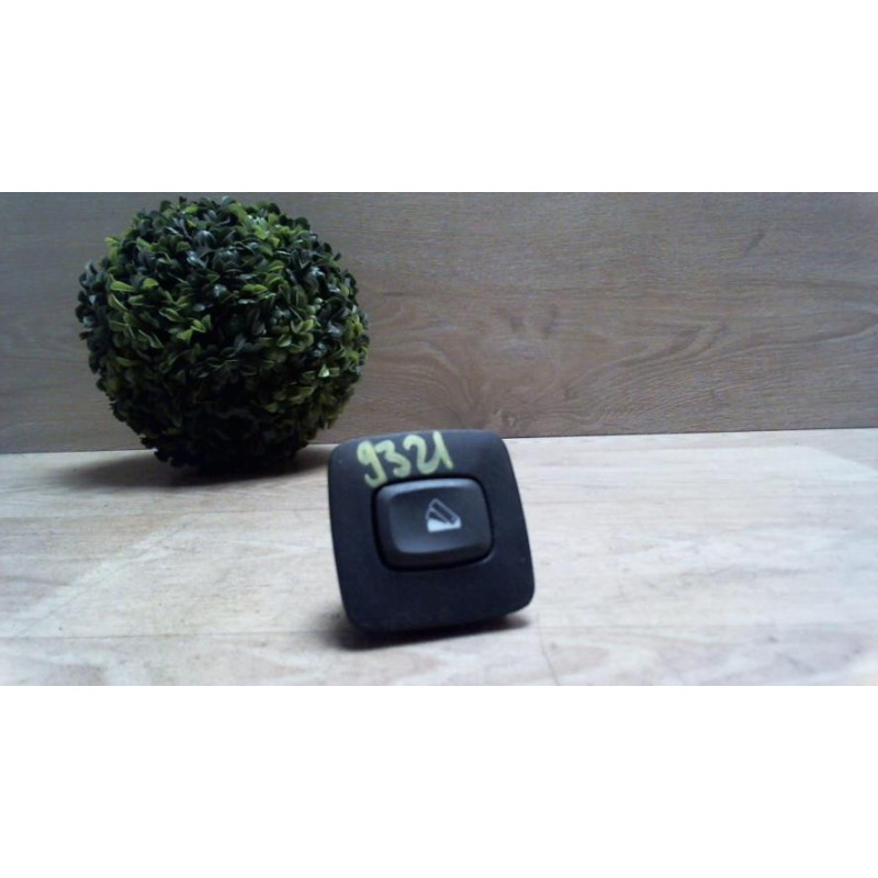 Bouton/Interrupteur RENAULT SCENIC 3 PHASE 3 d’occasion