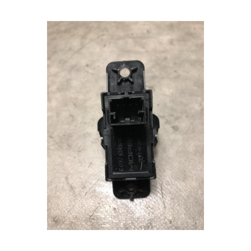 Interrupteur de leve vitre avant droit FIAT 500 2 PHASE 2 d’occasion