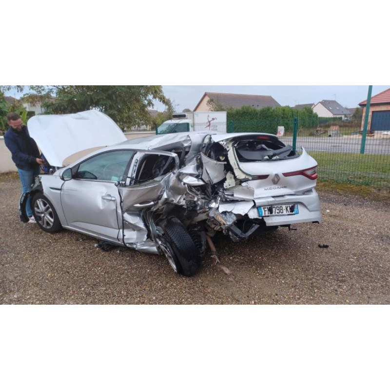 Ecran GPS RENAULT MEGANE 4 PHASE 1 d’occasion